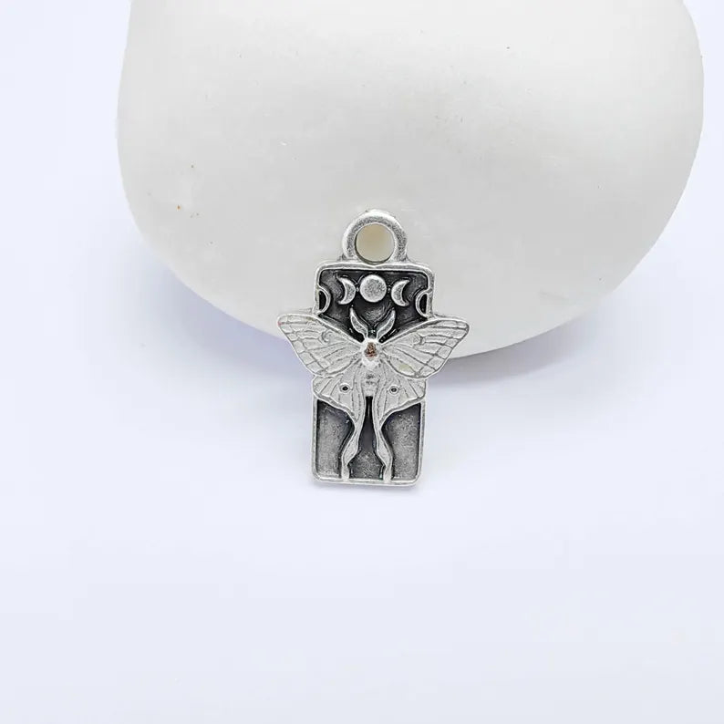 2 Luna Moth Charm Pendant, Moon Phase Design, Antique Silver Plated, 19x13mm, G38139