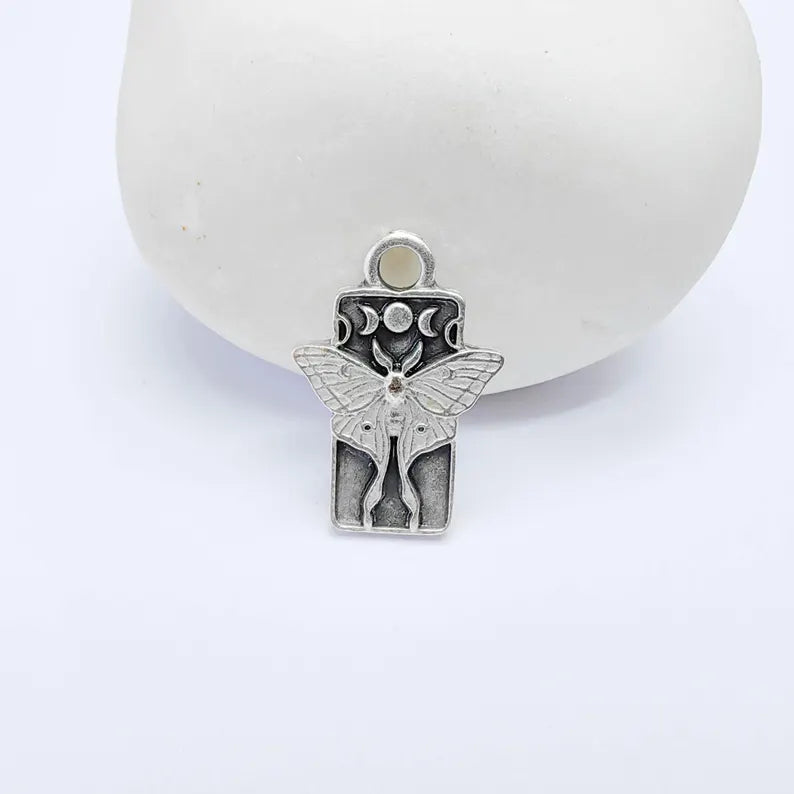 2 Luna Moth Charm Pendant, Moon Phase Design, Antique Silver Plated, 19x13mm, G38139