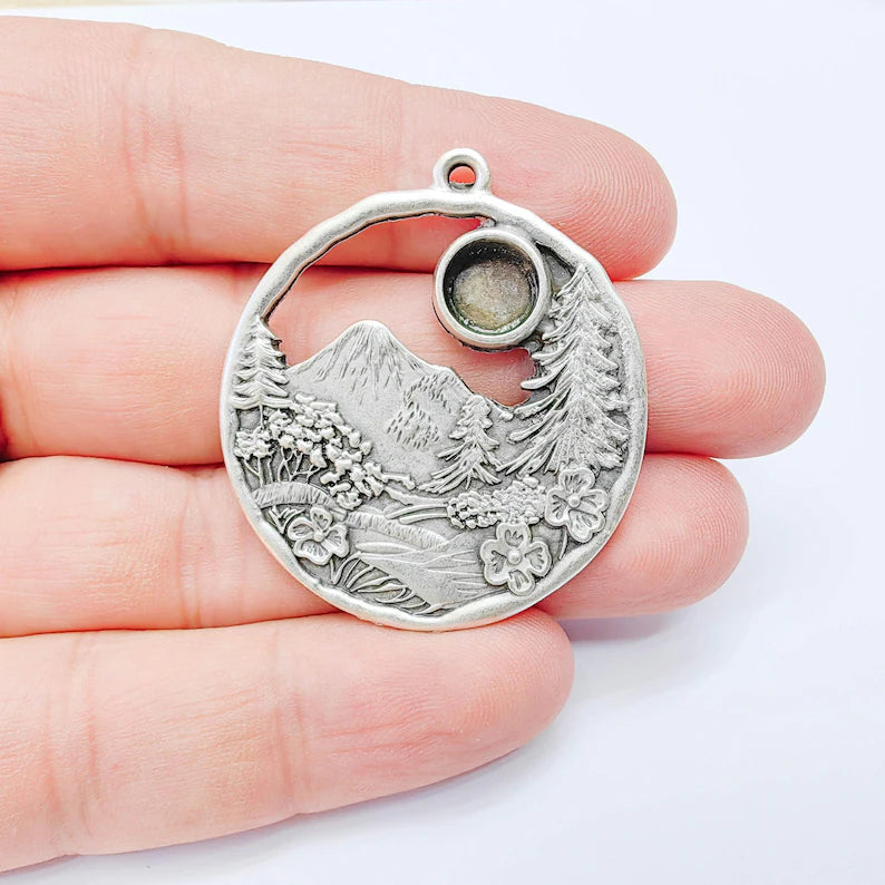 Mountain Forest Bezel Pendant, 8mm Round Setting, Antique Silver Zamac, 43x38mm, G38149