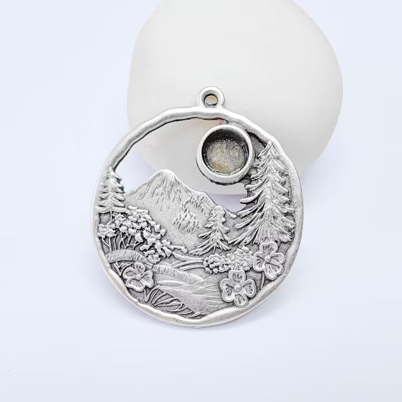 Mountain Forest Bezel Pendant, 8mm Round Setting, Antique Silver Zamac, 43x38mm, G38149