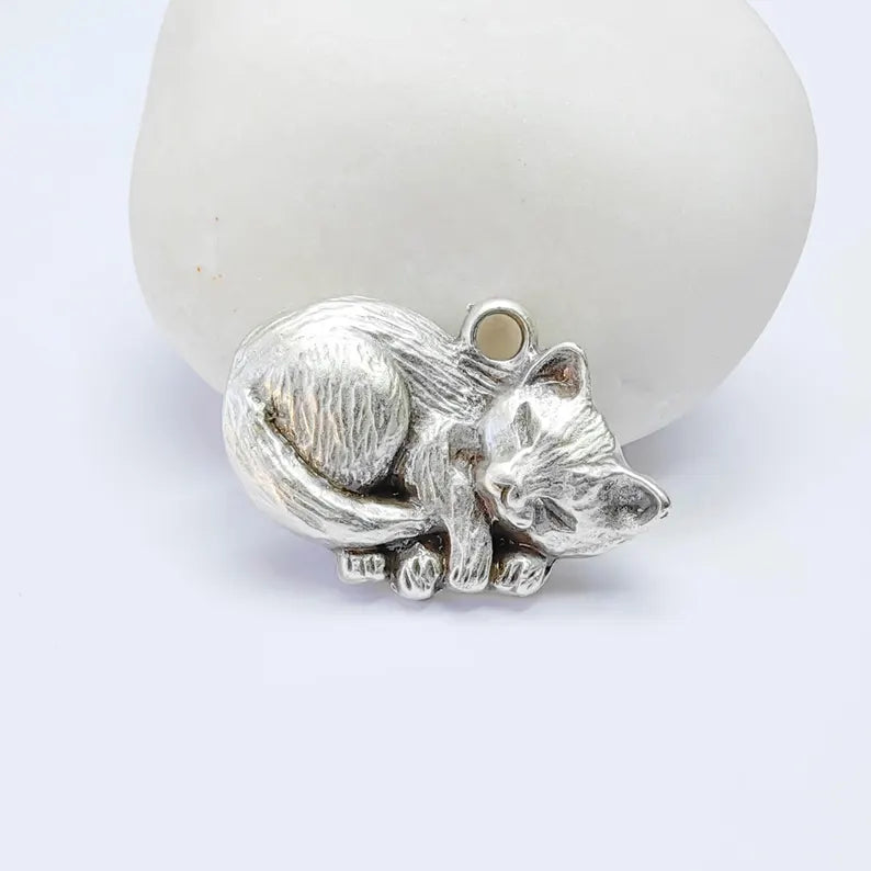Sleeping Cat Charm Pendant, Curled Kitten Design, Antique Silver Plated, 26x18mm, G38152