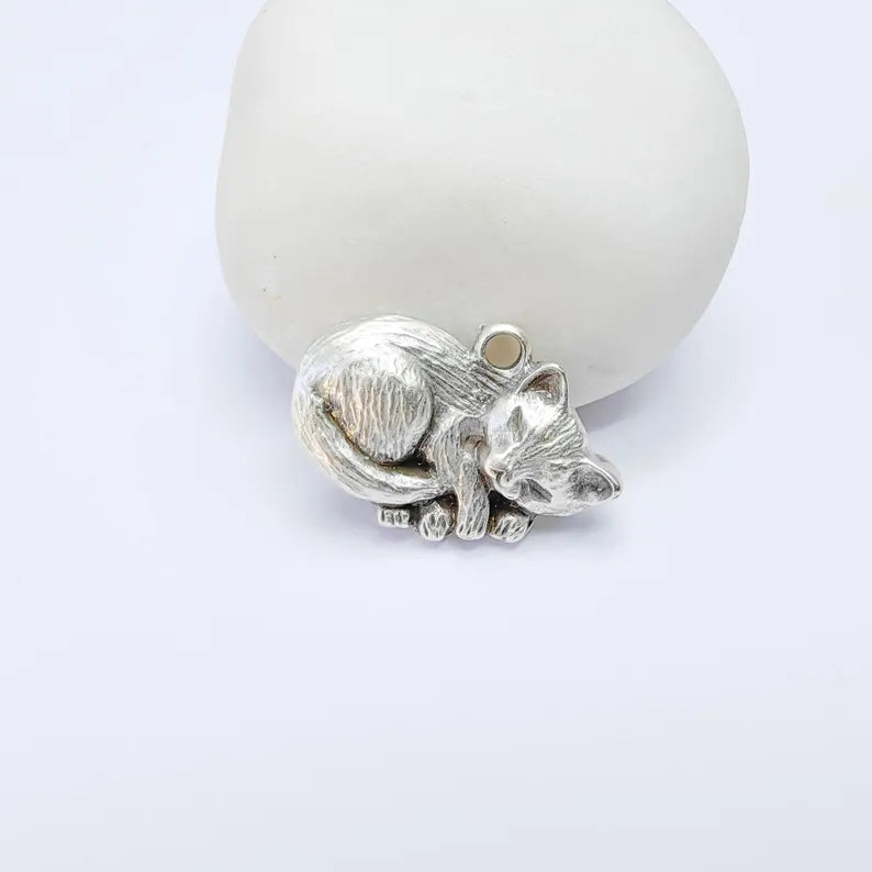 Sleeping Cat Charm Pendant, Curled Kitten Design, Antique Silver Plated, 26x18mm, G38152