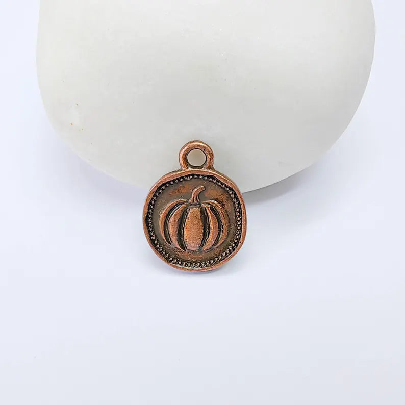 4 Pumpkin Charm Pendant, Double Sided Autumn Harvest Design, Round Halloween Charm, 16x13mm, Antique Copper G38175