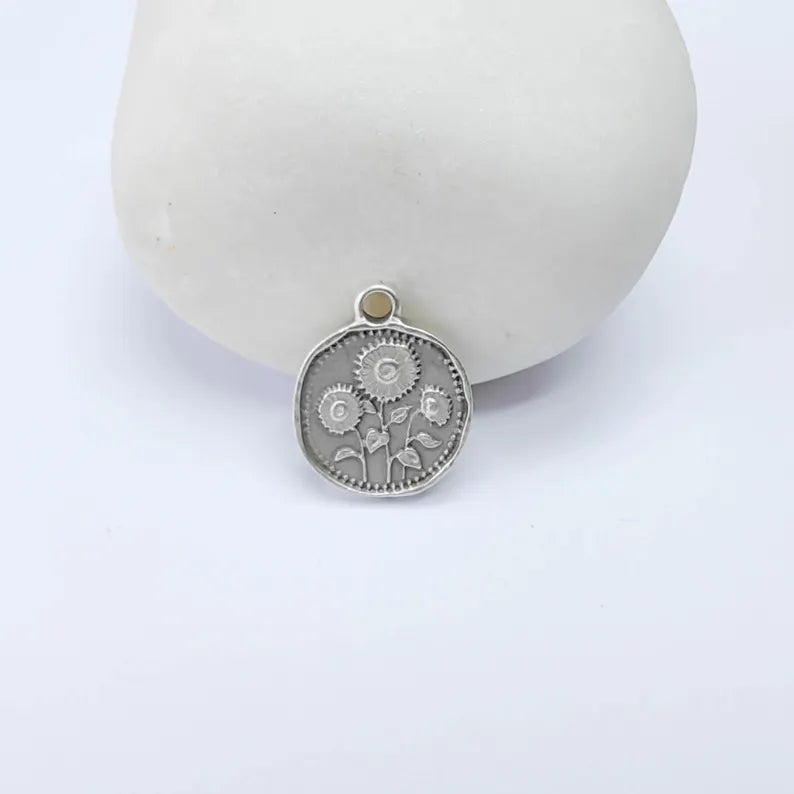 4 Sunflower Pendant Charm, Double Sided Botanical Charm, Antique Silver Plated, 16x13mm, G38176