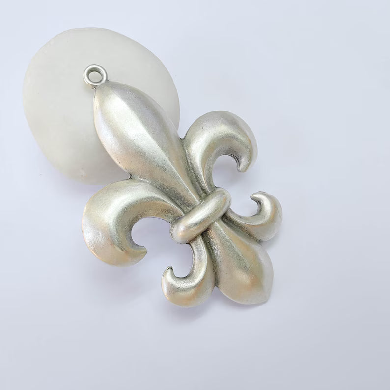 Large French Lily Pendant,Lily Charm, Antique Silver Plated, 81x59mm, G38183