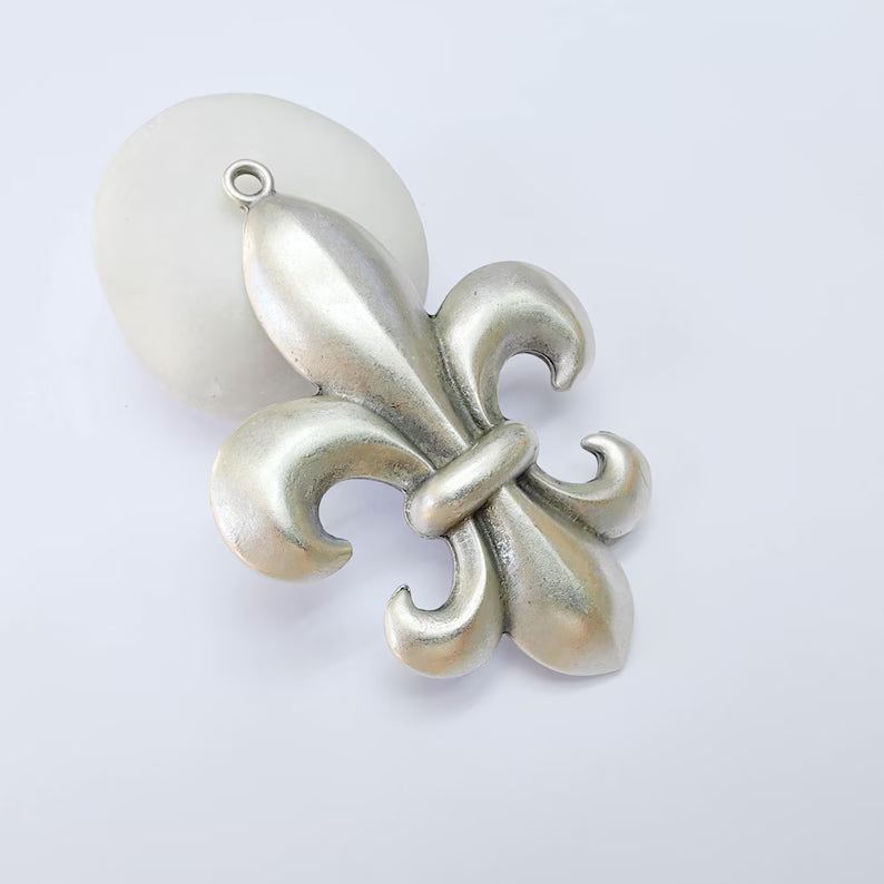 Large French Lily Pendant,Lily Charm, Antique Silver Plated, 81x59mm, G38183
