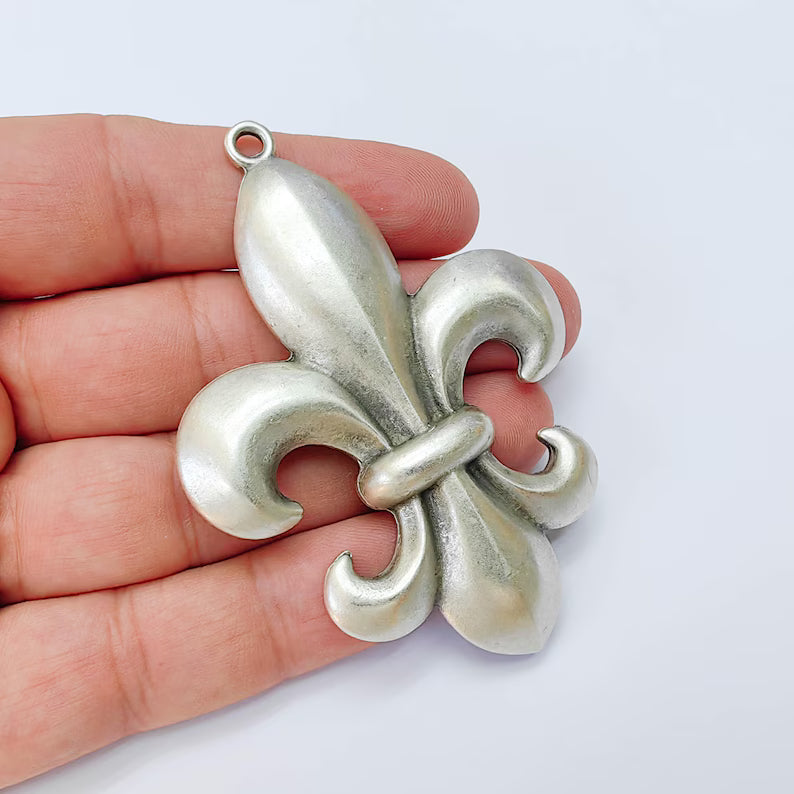 Large French Lily Pendant,Lily Charm, Antique Silver Plated, 81x59mm, G38183