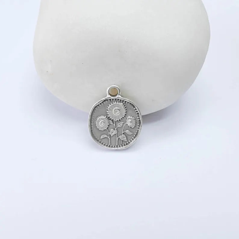 4 Sunflower Pendant Charm, Double Sided Botanical Charm, Antique Silver Plated, 16x13mm, G38176
