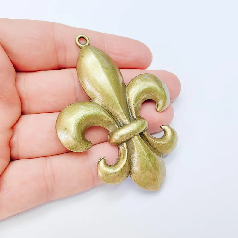 Large French Lily Pendant, Fleur de Lis Charm, Antique Bronze Plated, 81x59mm, G38190