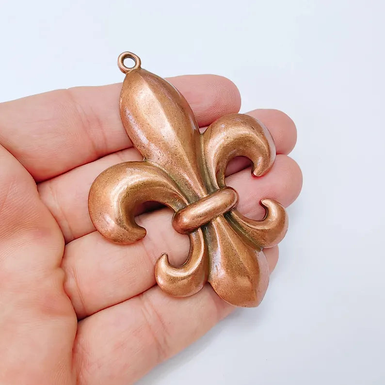 Large French Lily Pendant, Fleur de Lis Charm, Antique Copper Plated, 81x59mm, G38185