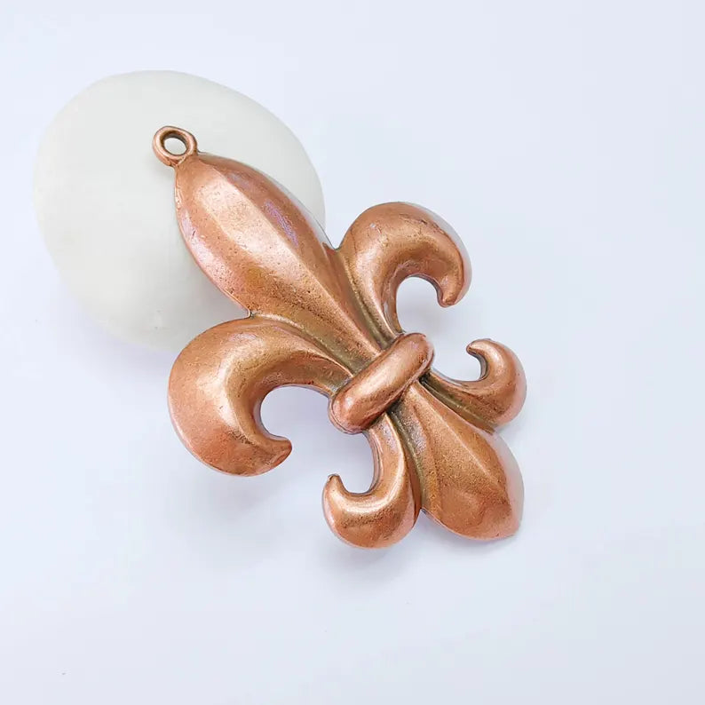 Large French Lily Pendant, Fleur de Lis Charm, Antique Copper Plated, 81x59mm, G38185