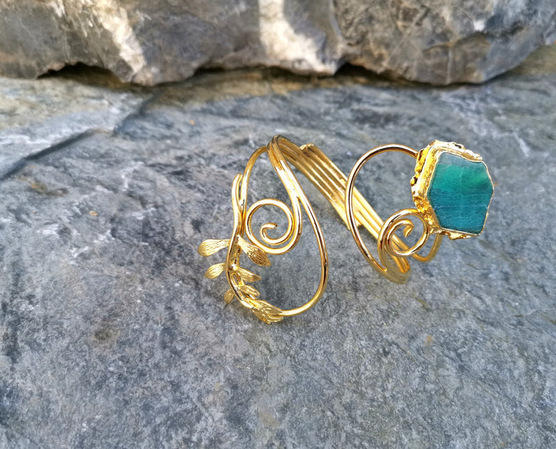 Gold Plated Brass Bracelet with Green Agate Gemstone Adjustable SR17
