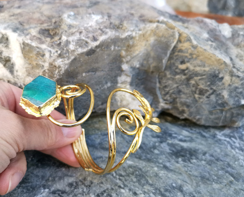 Gold Plated Brass Bracelet with Green Agate Gemstone Adjustable SR17