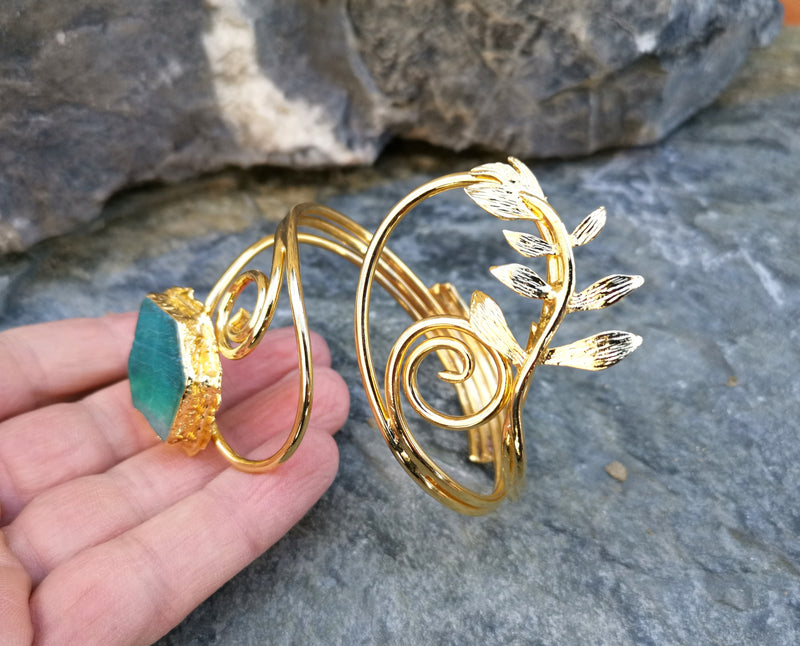 Gold Plated Brass Bracelet with Green Agate Gemstone Adjustable SR17