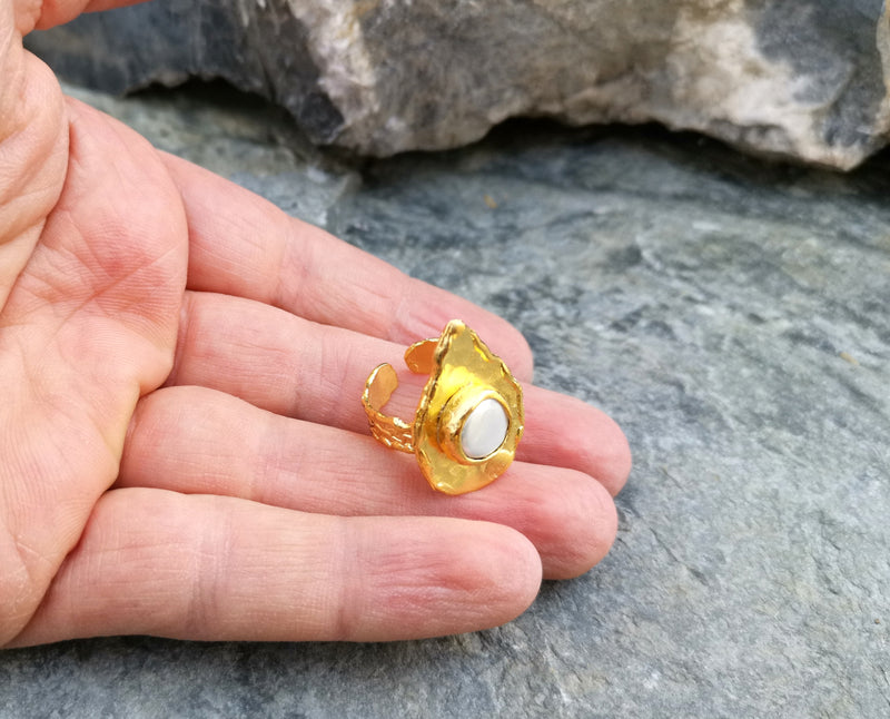 Gold Plated Brass Ring with Real Pearl Adjustable SR30