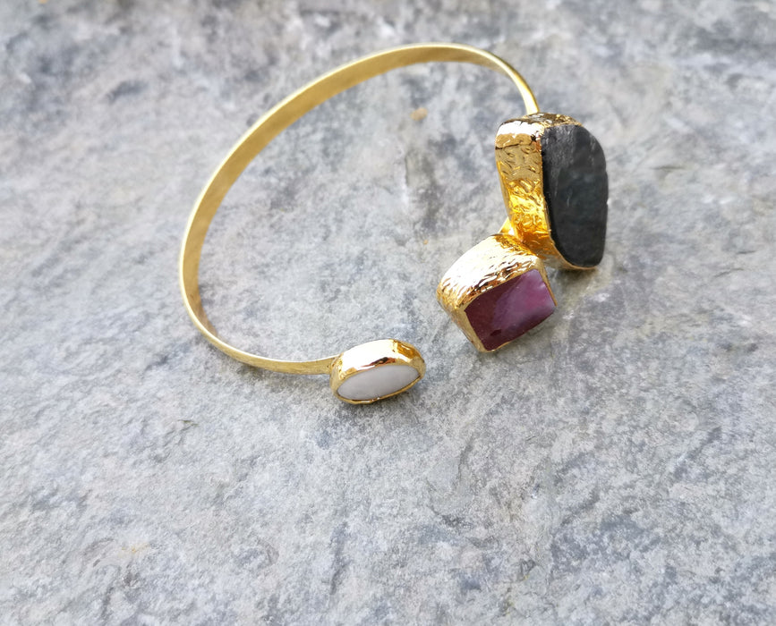 Bracelet with Black, Fuchsia Agate Gemstones and Real Pearl Gold Plated Brass Adjustable SR167