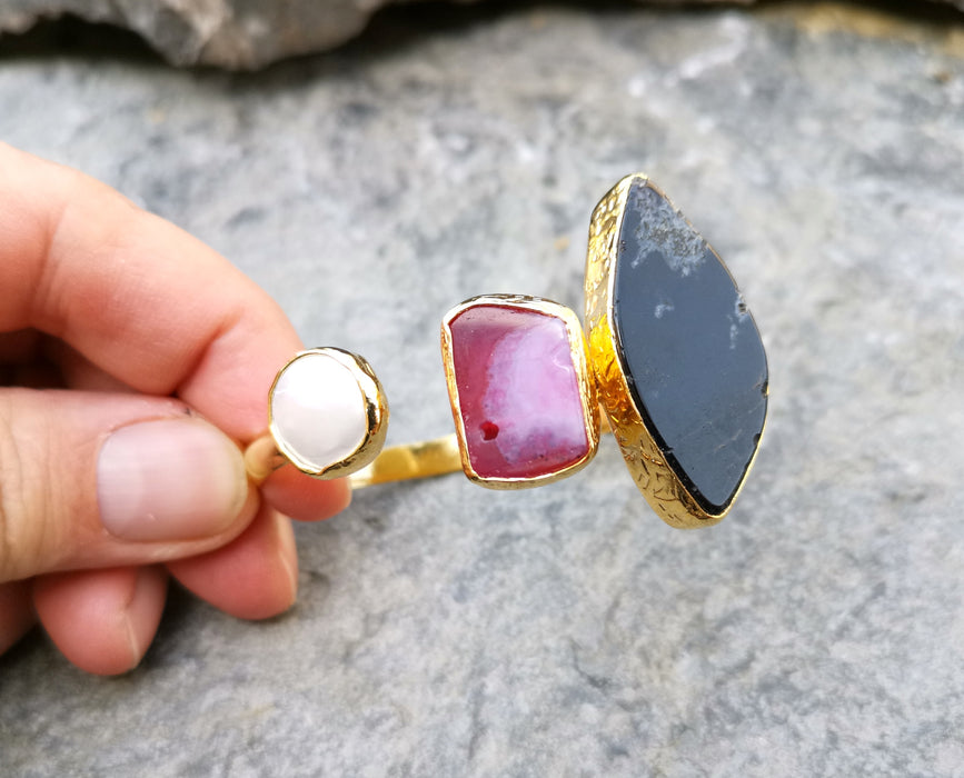 Bracelet with Black, Fuchsia Agate Gemstones and Real Pearl Gold Plated Brass Adjustable SR167