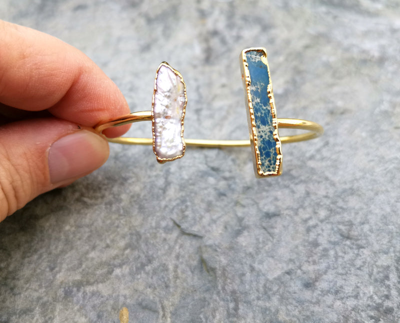 Bracelet with Blue Agate Gemstone and Real Pearl Gold Plated Brass Adjustable SR169