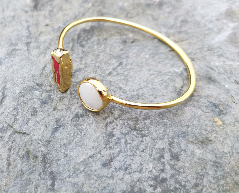 Bracelet with Fuchsia Agate Gemstone And Real Pearl Gold Plated Brass Adjustable SR174