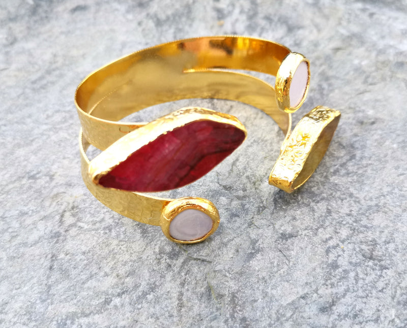 Bracelet with Colored Agate Gemstones and Real Pearls Gold Plated Brass Adjustable SR176