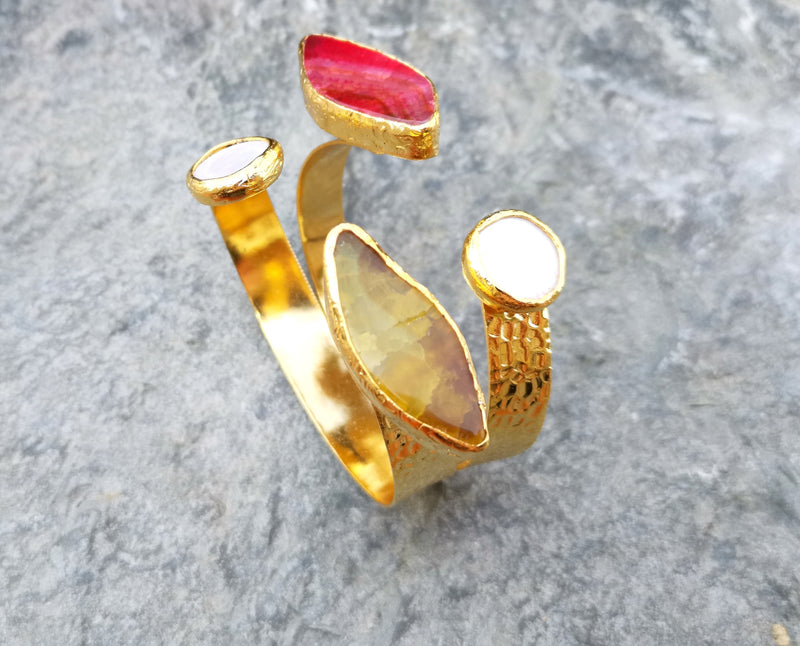 Bracelet with Colored Agate Gemstones and Real Pearls Gold Plated Brass Adjustable SR176