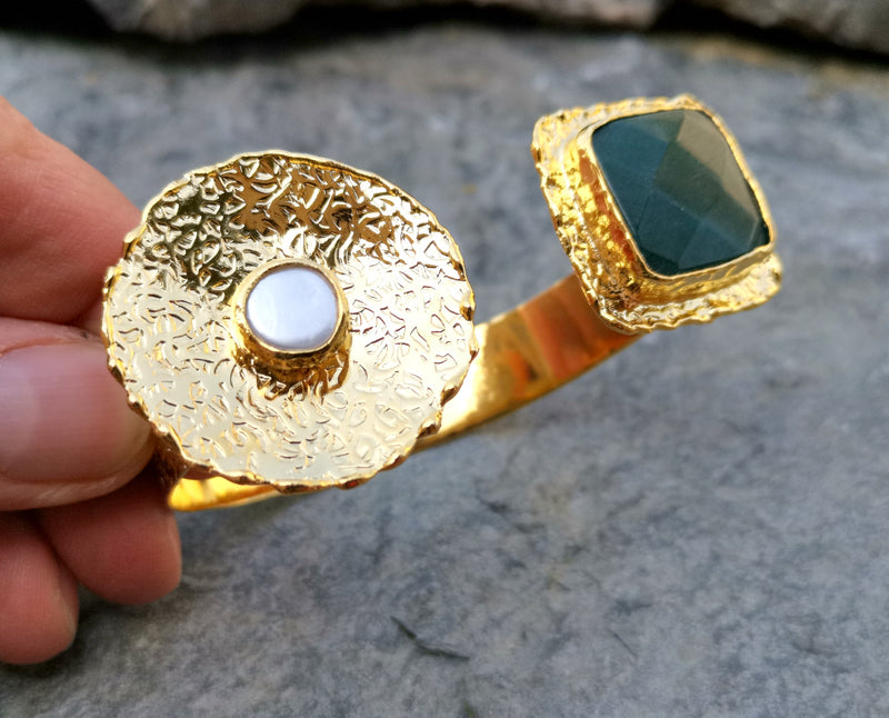 Bracelet with Dark Green Agate Gemstone and Real Pearl Gold Plated Brass Adjustable SR188