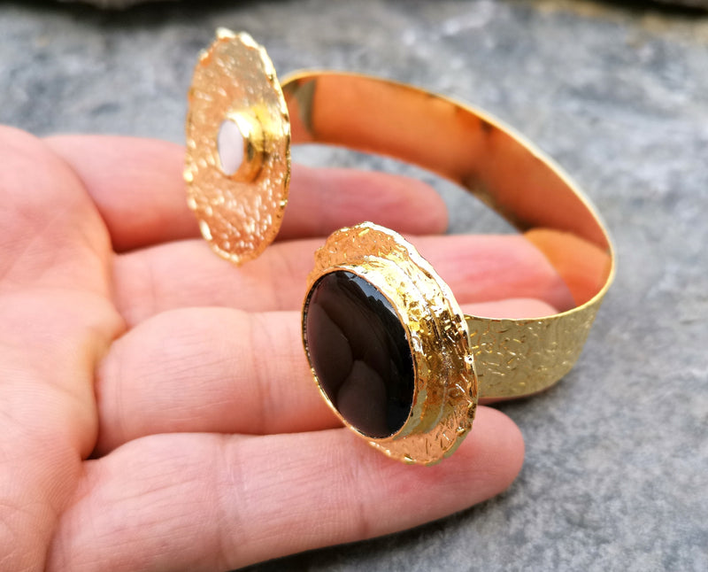 Bracelet with Black Gemstone and Real Pearl Gold Plated Brass Adjustable SR190