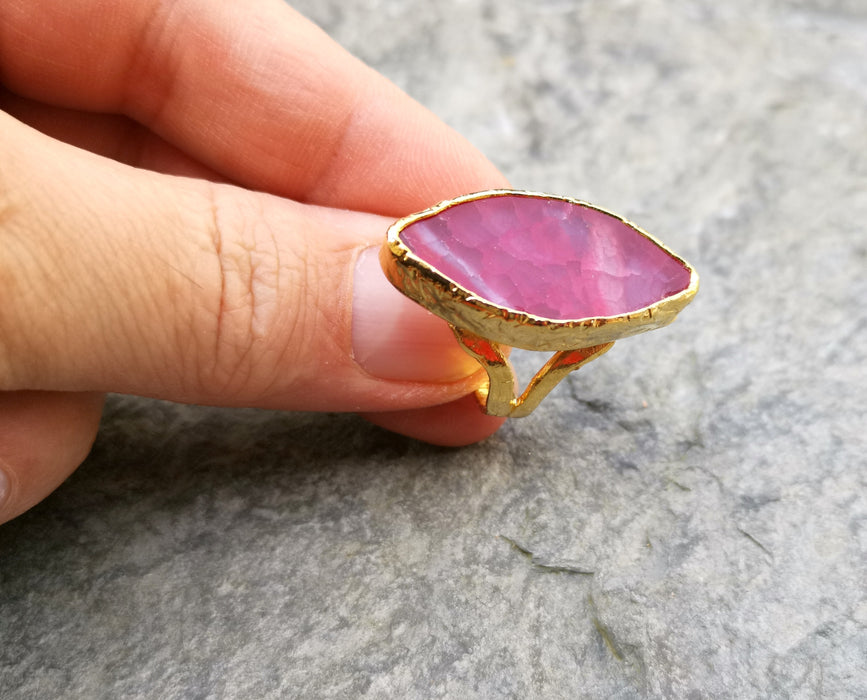 Ring with Fuchsia Agate Gemstone Gold Plated Brass Adjustable SR208
