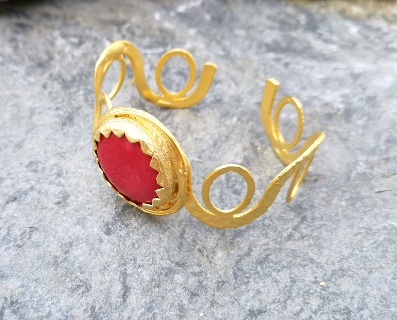 Bracelet with Dark Red Stone Gold Plated Brass Adjustable SR235