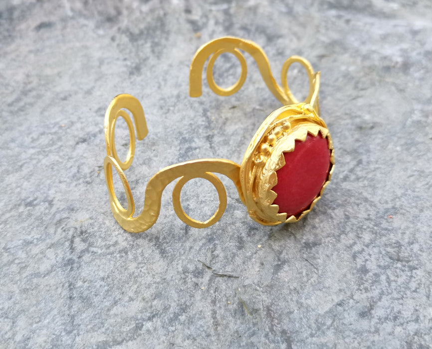 Bracelet with Dark Red Stone Gold Plated Brass Adjustable SR235
