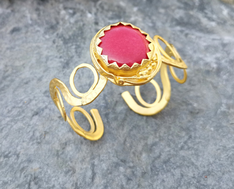 Bracelet with Dark Red Stone Gold Plated Brass Adjustable SR235