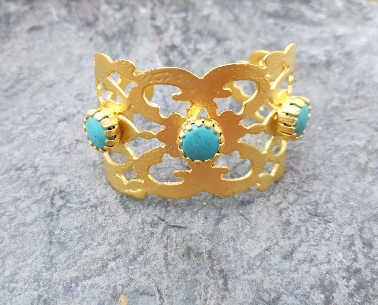 Bracelet with Turquoise Stones Gold Plated Brass Adjustable SR236