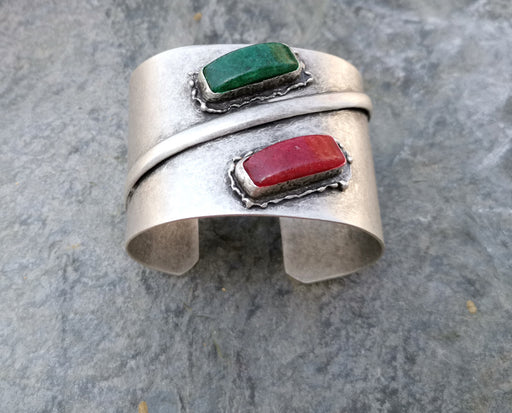 Bracelet with Green And Red Stones Antique Silver Plated Brass Adjustable SR250
