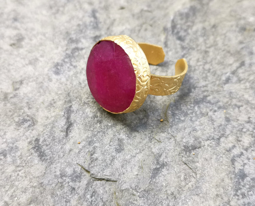 Ring with Round Fuchsia Stone Gold Plated Brass Adjustable SR379