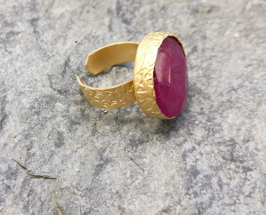 Ring with Round Fuchsia Stone Gold Plated Brass Adjustable SR379