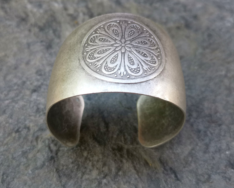 Flower Motif Bracelet Antique Silver plated Metal Adjustable SR558