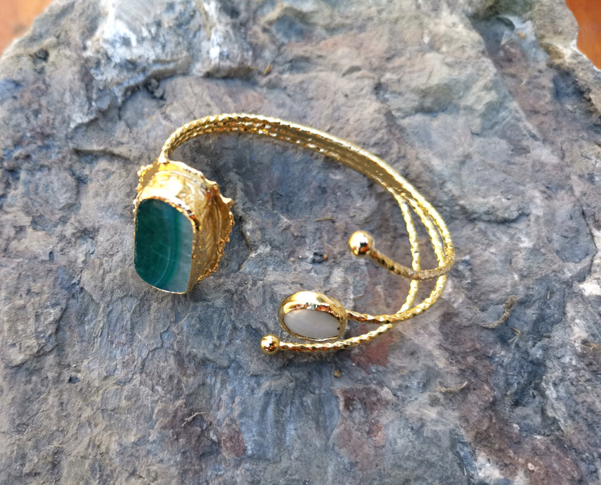 Gold Plated Brass Bracelet with Green Agate Gemstone and pearl Adjustable SR2