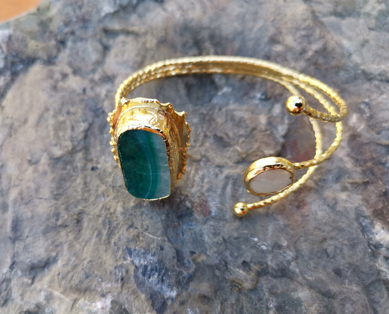 Gold Plated Brass Bracelet with Green Agate Gemstone and pearl Adjustable SR2