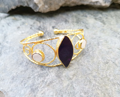 Gold Plated Brass Bracelet with Black Purple Agate and Two Pearl Adjustable SR8