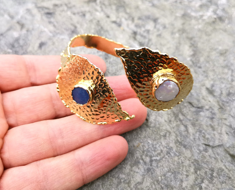 Bracelet with Blue Gemstone and Real Pearl Gold Plated Brass Adjustable SR55