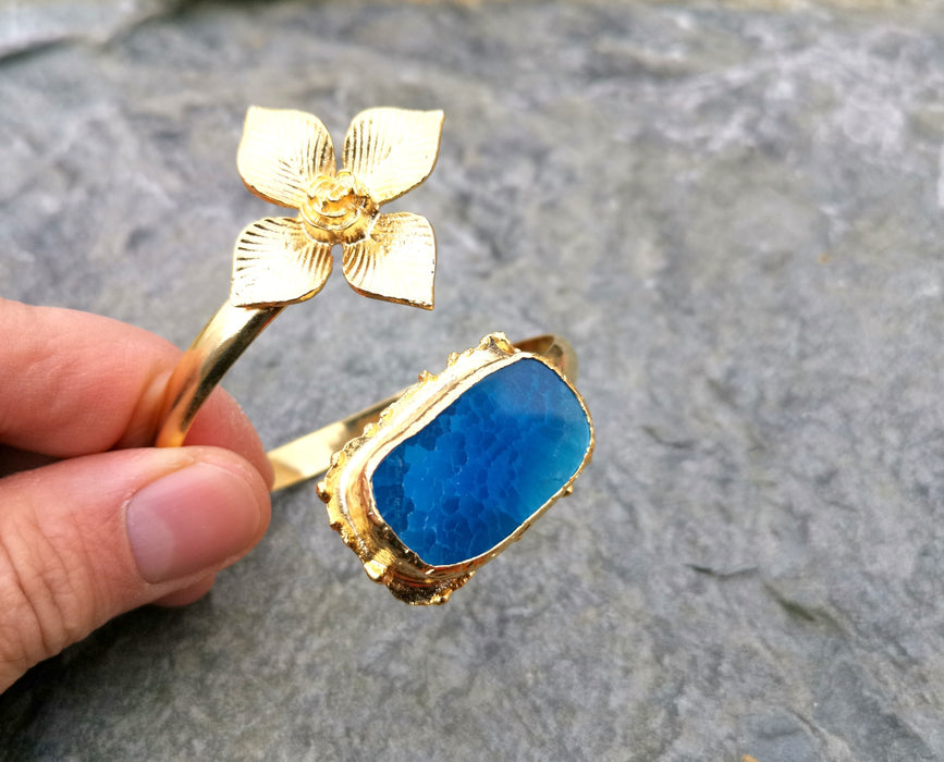 Flower Bracelet with Blue Agate Gemstone Gold Plated Brass Adjustable SR56