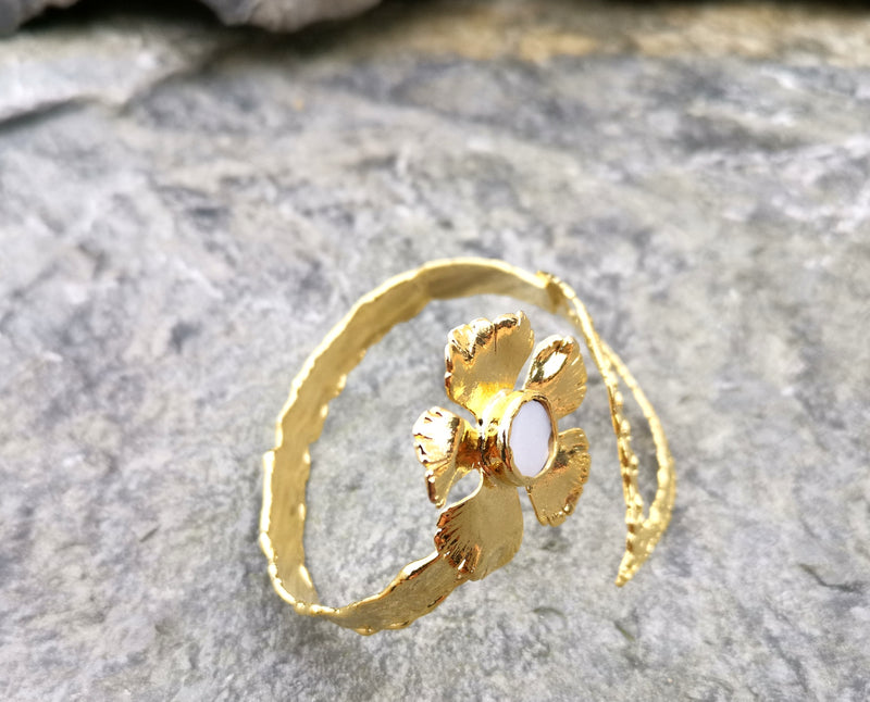 Flower and Leaf Bracelet with Real Pearl Gold Plated Brass Adjustable SR57