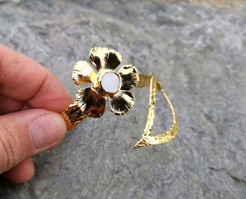 Flower and Leaf Bracelet with Real Pearl Gold Plated Brass Adjustable SR57