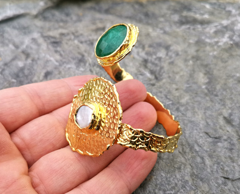 Bracelet with Green Gemstone and Real Pearl Gold Plated Brass Adjustable SR58