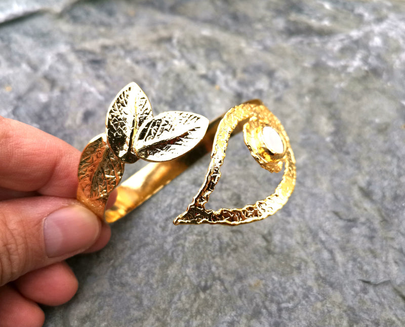 Leaf Bracelet with Real Pearl Gold Plated Brass Adjustable SR60