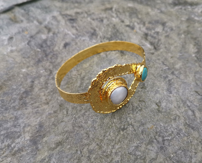 Bracelet with Turquoise Gemstone and Real Pearl Gold Plated Brass Adjustable SR61