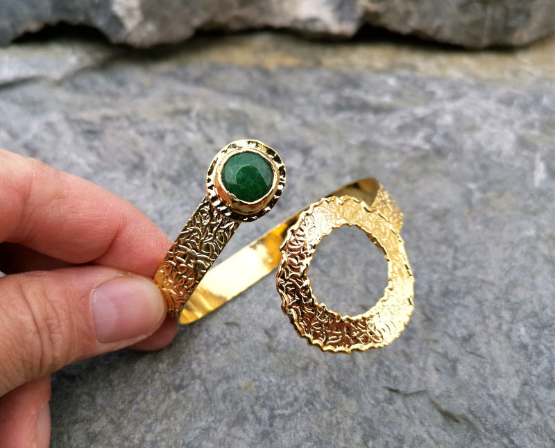 Bracelet with Green Gemstones Gold Plated Brass Adjustable SR66