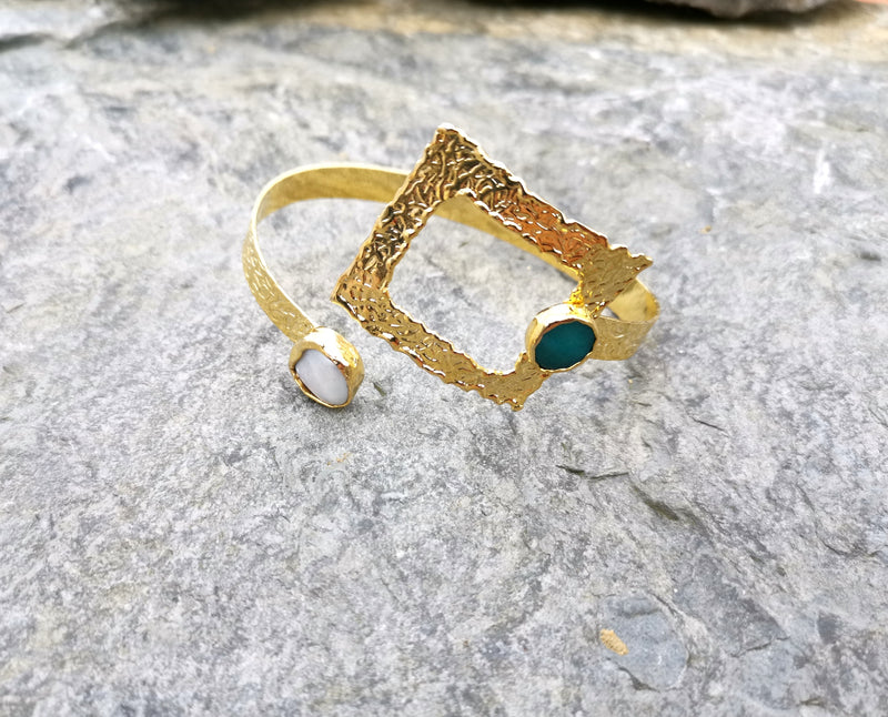 Bracelet with Green Gemstone and Real pearl Gold Plated Brass Adjustable SR69