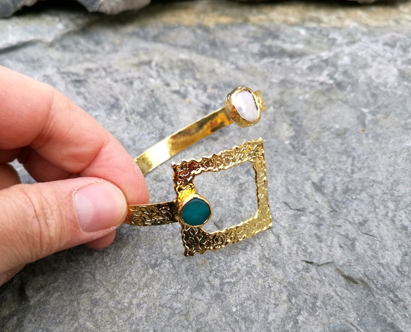 Bracelet with Green Gemstone and Real pearl Gold Plated Brass Adjustable SR69