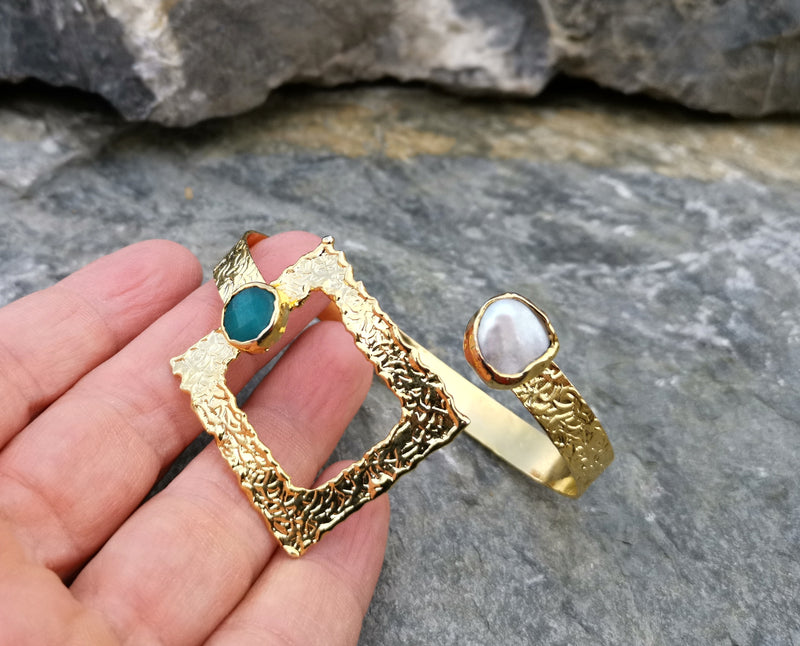 Bracelet with Green Gemstone and Real pearl Gold Plated Brass Adjustable SR69